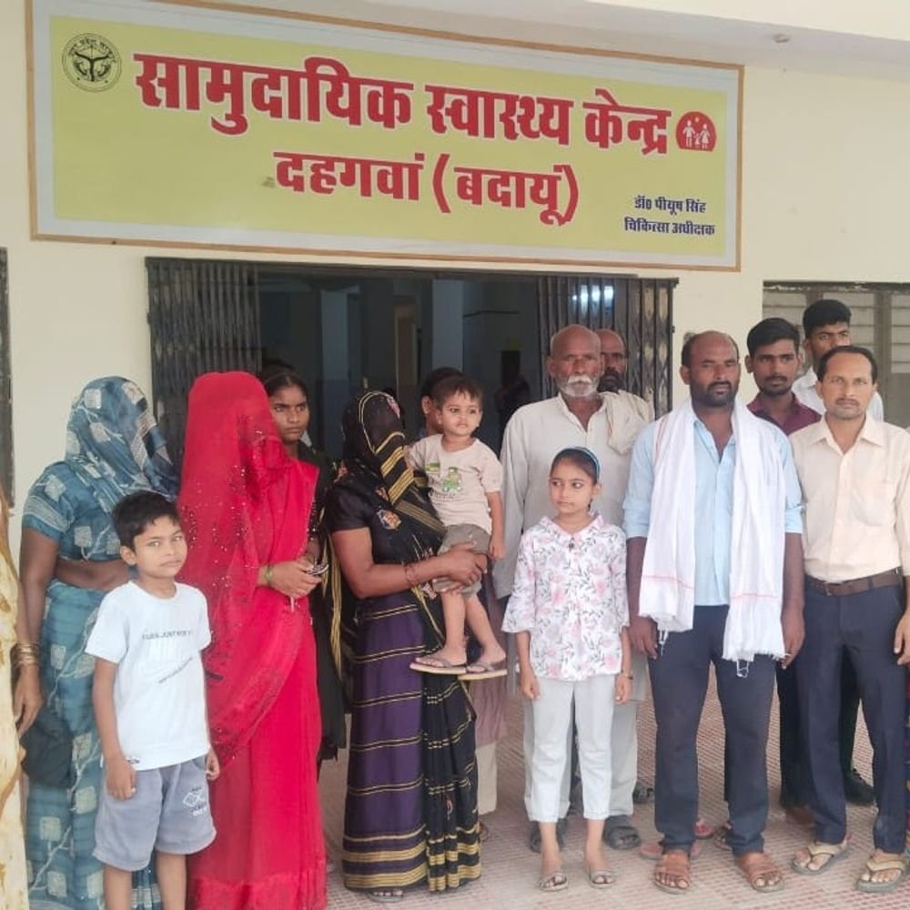 बदायूं में पागल कुत्ते के काटने से गाय की मौत:दूध पीने के बाद अनहोनी के डर से अस्पताल पहुंचा परिवार, 18 लोगों ने लगवाए रेबीज के टीके