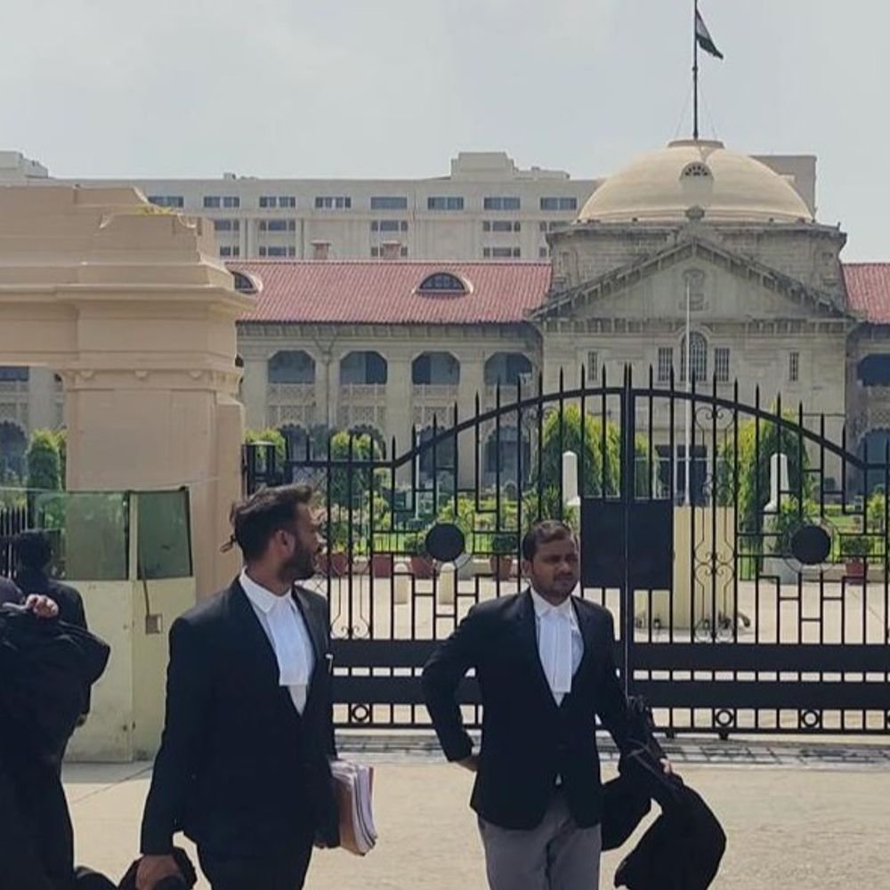 सेवानिवृत्त नायब तहसीलदारों की गिरफ्तारी पर रोक:जौनपुर में दर्ज हुई एफआईआर, कोर्ट ने सरकार से मांगा जवाब
