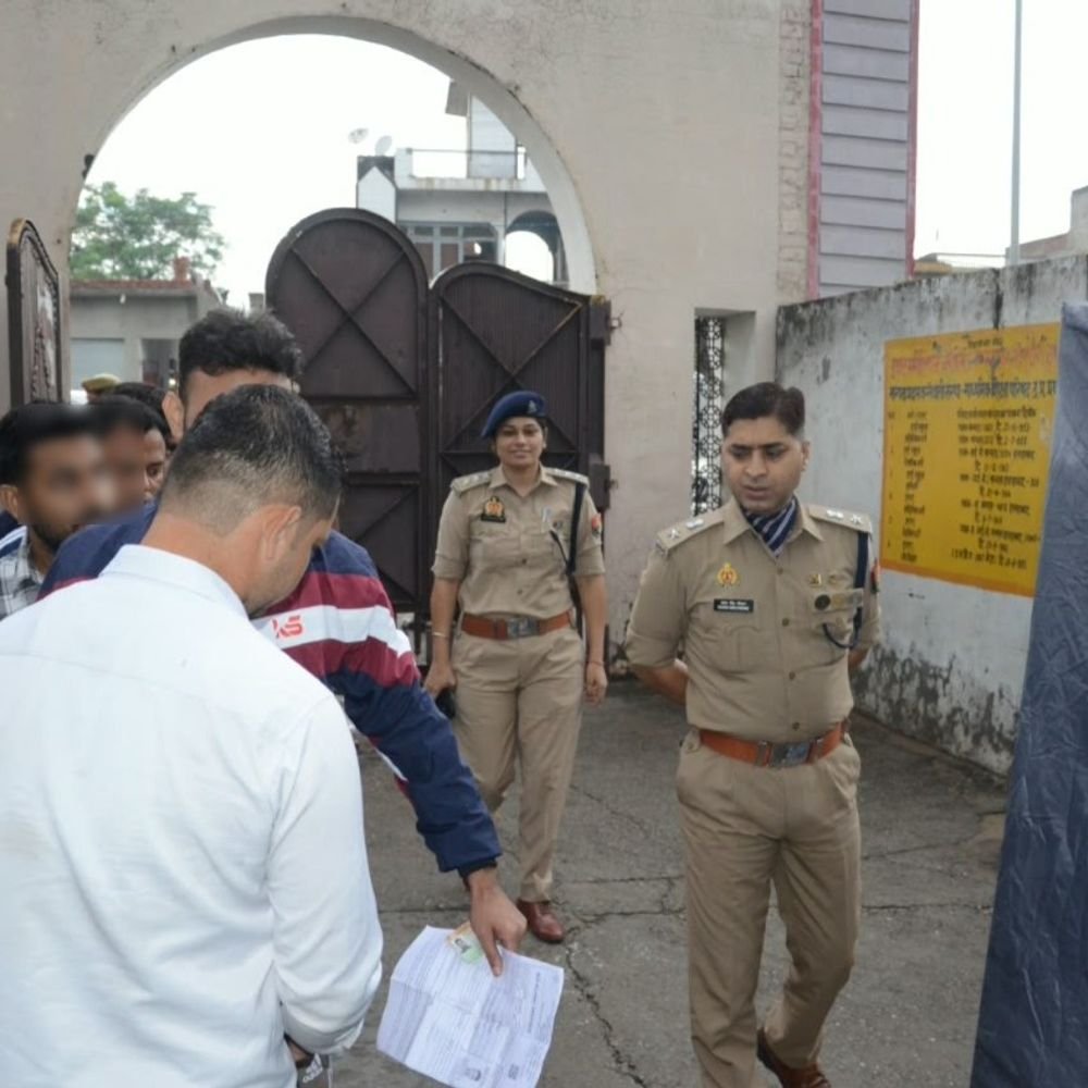 बागपत में PET के चार केंद्रों का निरीक्षण:अपर पुलिस अधीक्षक और सीओ ने सुरक्षा जांची, पुलिसकर्मियों को दिए निर्देश