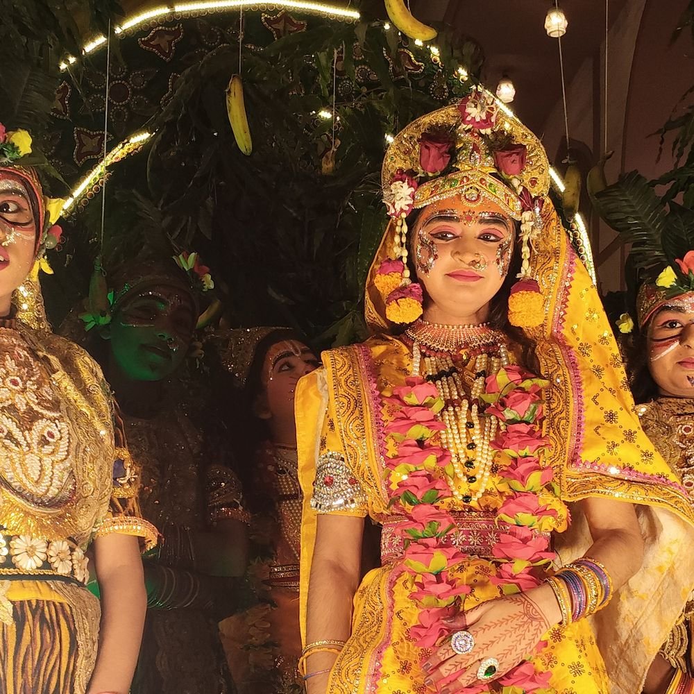 कानपुर में निकली शोभायात्रा:परेड रामलीला में हनुमानजी ने किया लंका दहन, जयकारों से गूंज उठा लीलास्थल