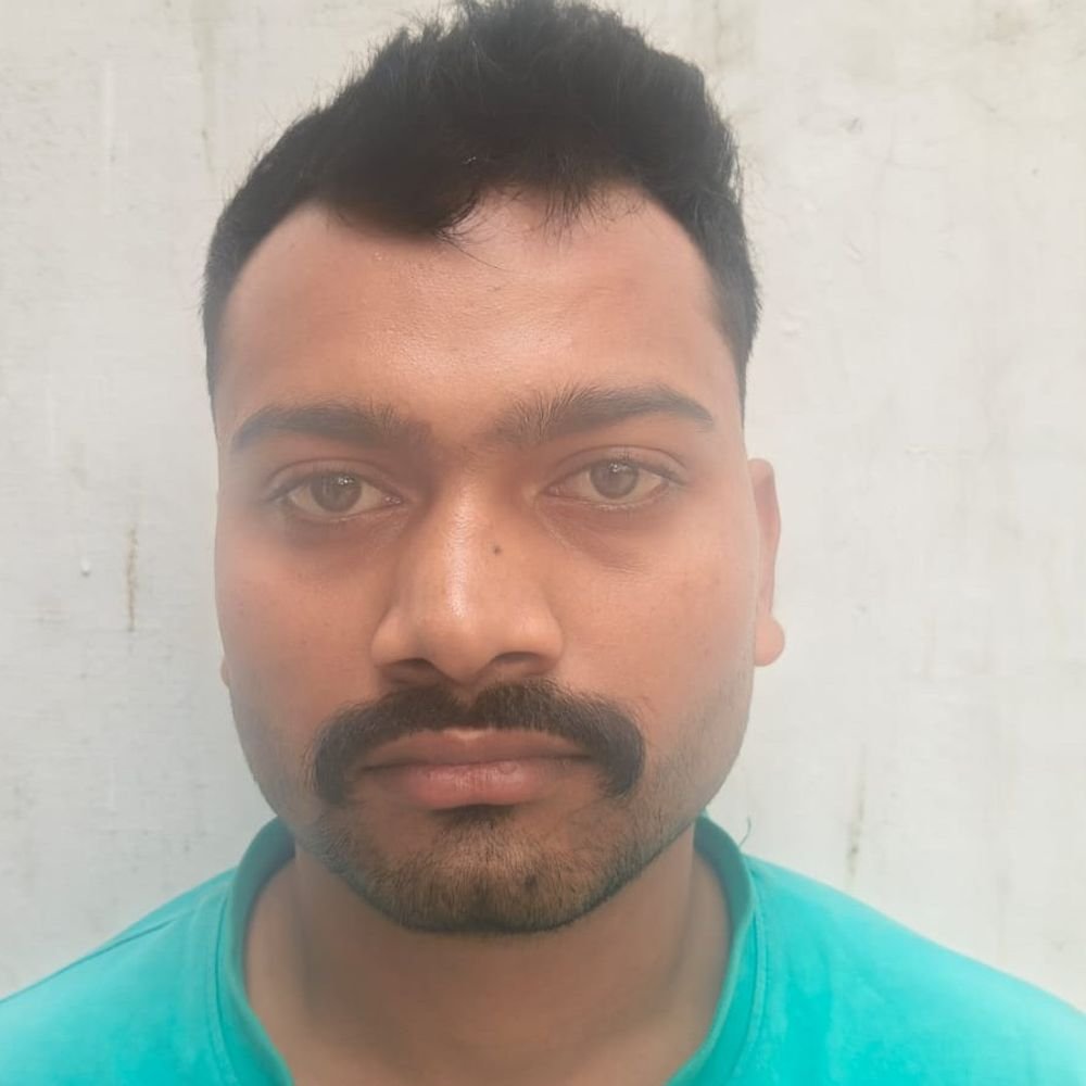 मेरठ में लूट का 50 हजार का इनामी गिरफ्तार:एसटीएफ नोएडा की टीम ने सब्जी मंडी तिराहे से पकड़ा, हत्या और एटीएम तोड़ने के प्रयास के मामले में भी रहा है आरोपी