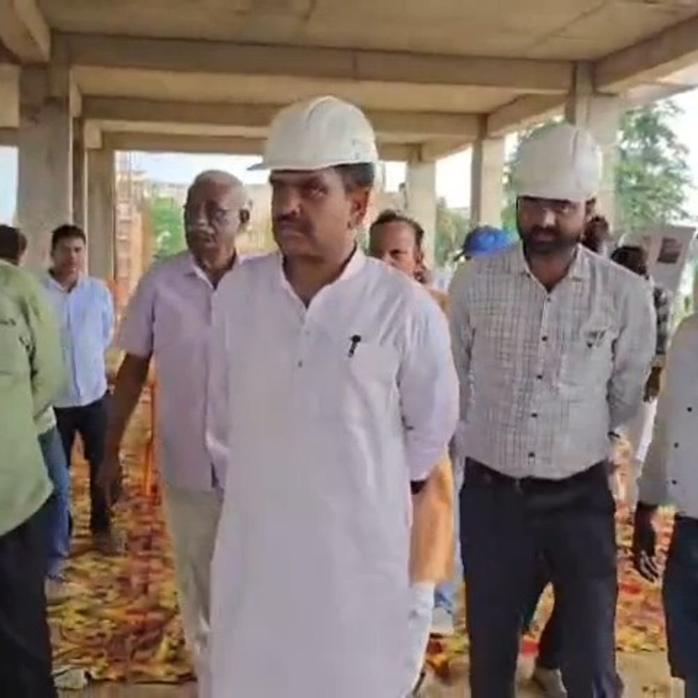 कन्नौज में टेंडर गड़बड़ी, सिडको के XEN सस्पेंड:संविदा JE बर्खास्त, मंत्री असीम अरुण ने दिए FIR के निर्देश