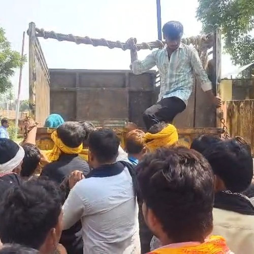 ससुराल के पास युवक का शव फंदे से लटका मिला:पिता ने कहा- बहू का जीजा से अफेयर था, बेटे की हत्या की गई