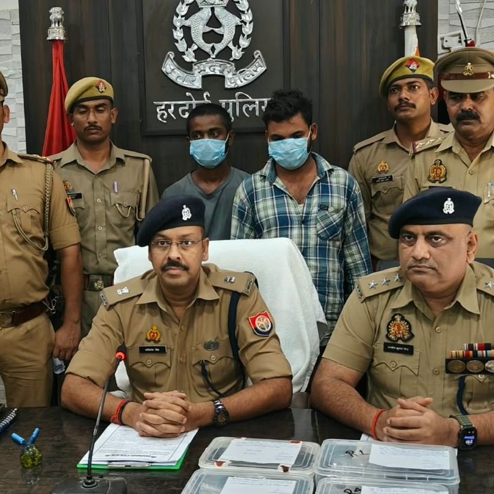 हरदोई में 5 किलो चांदी लूटकांड का खुलासा:व्यापारी का ड्राइवर निकला मास्टरमाइंड, इंटरनेट कॉलिंग से देता था रूट और लोकेशन