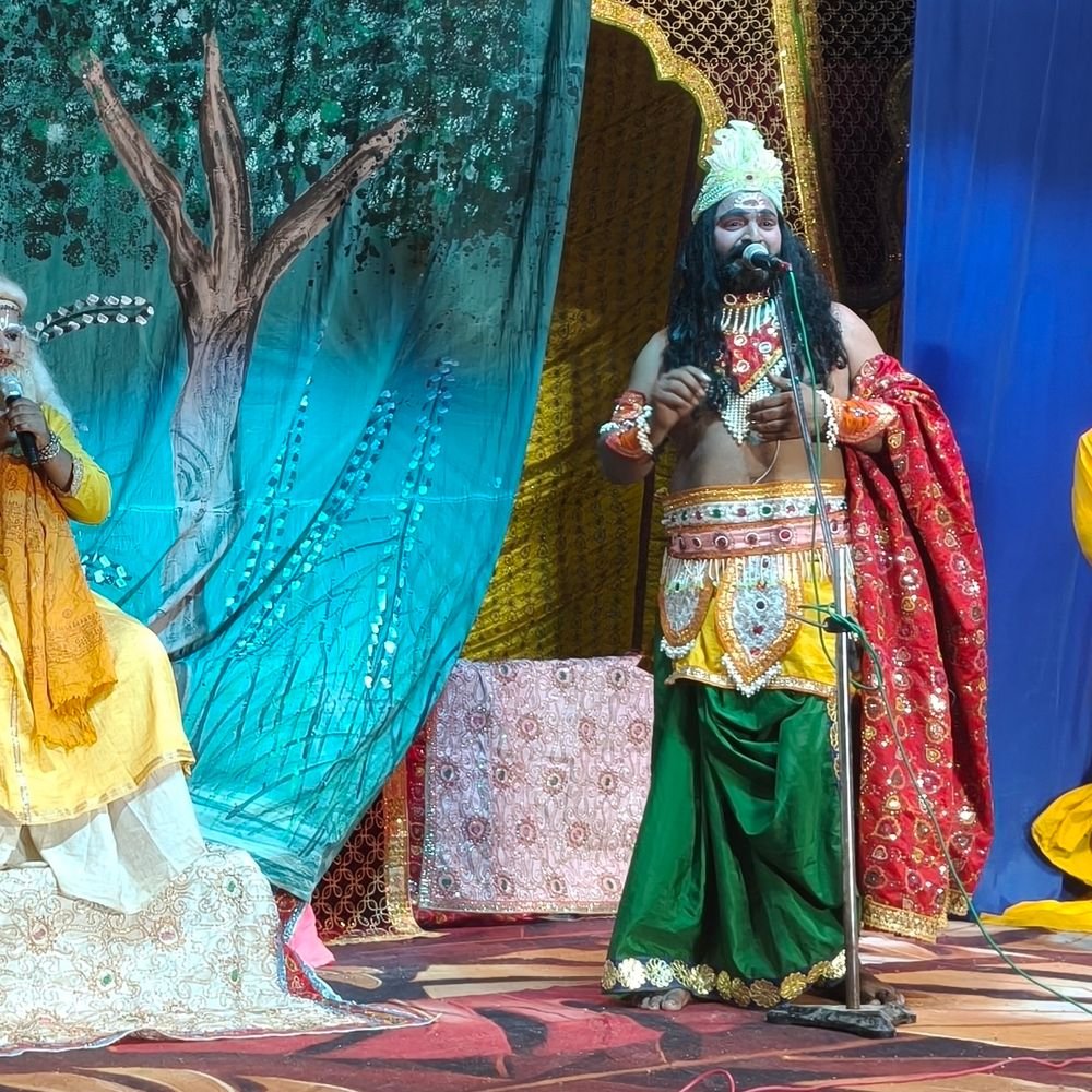 रामलीला में राम जन्म और ताड़का वध का मंचन:श्रीराम के जन्म पर गूंजा जय श्रीराम, ताड़का वध पर बजीं तालियां