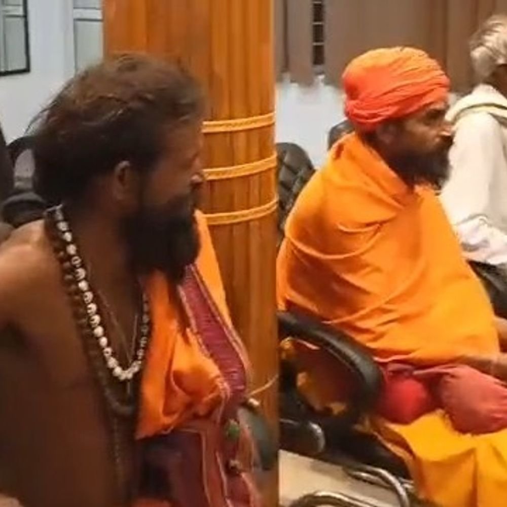 सीएम से मिलने जा रहे संतों को पुलिस ने रोका:दो साधुओं की हत्या समेत अन्य मामलों पर 7 दिन में कार्रवाई का आश्वासन मिला