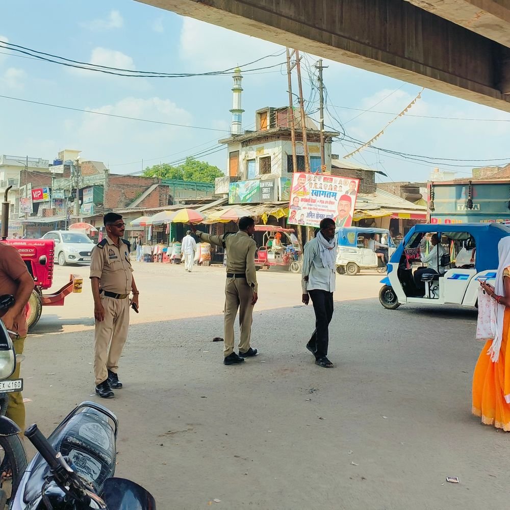 घाटमपुर में टीएसआई की तैनाती नहीं:चौराहे में वाहनों का दबाव बढ़ा, प्रभारी दीवान परेशान, डीसीपी ट्रैफिक बोले- जल्द करेंगे तैनाती