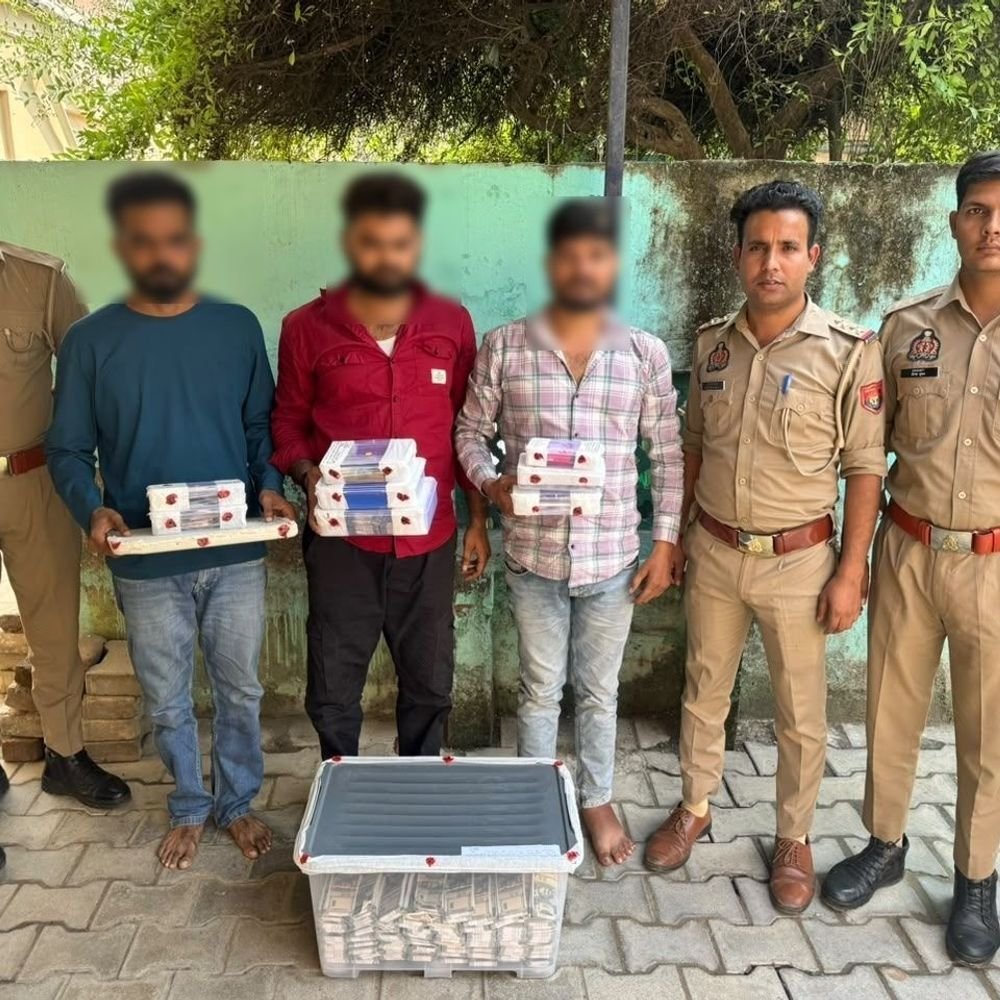 नकली नोटों से ठगी करने वाला गिरोह पकड़ा,:21 दिन में रकम तीन गुना करने का देते थे लालच; तीन गिरफ्तार, चिल्ड्रेन बैंक नोटों की गडि्डयां बरामद