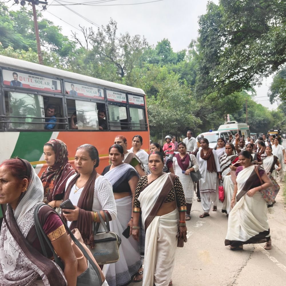 पीलीभीत में आशा बहुओं का प्रदर्शन:मानदेय और राज्य कर्मचारी का दर्जा देने समेत 5 मांगें रखीं