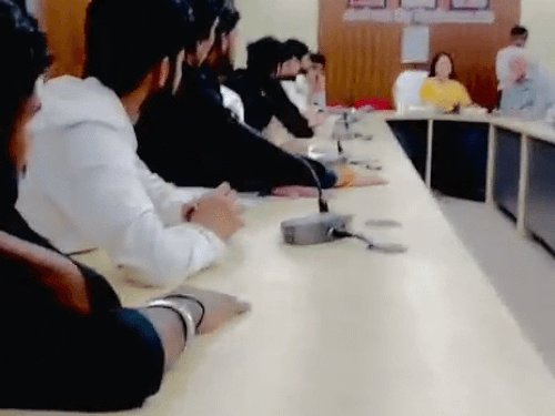 CCSU में छात्र संघ चुनाव तक जारी रहेगा आंदोलन:कुलपति से मिला प्रतिनिधि मंडल, 9 में से 8 मांगों पर सहमति