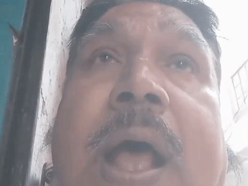 गोरखपुर में 63 साल व्यक्ति ने सुसाइड किया:वीडियो बनाई, मकान मालिक और उसकी पत्नी पर प्रताड़ित करने का आरोप