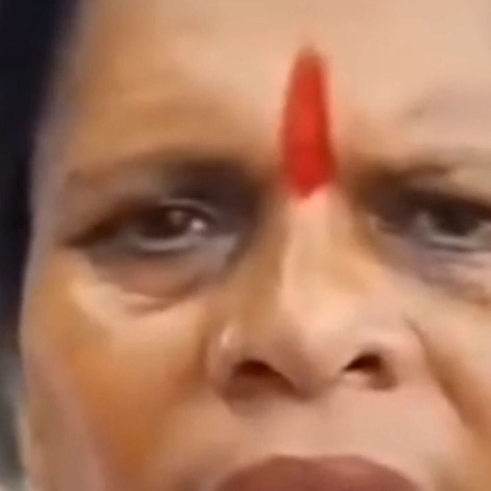 साध्वी प्राची ने कांग्रेस और गांधी परिवार पर बोला हमला:2027 चुनाव में विपक्ष की रणनीति पर उठाए सवाल