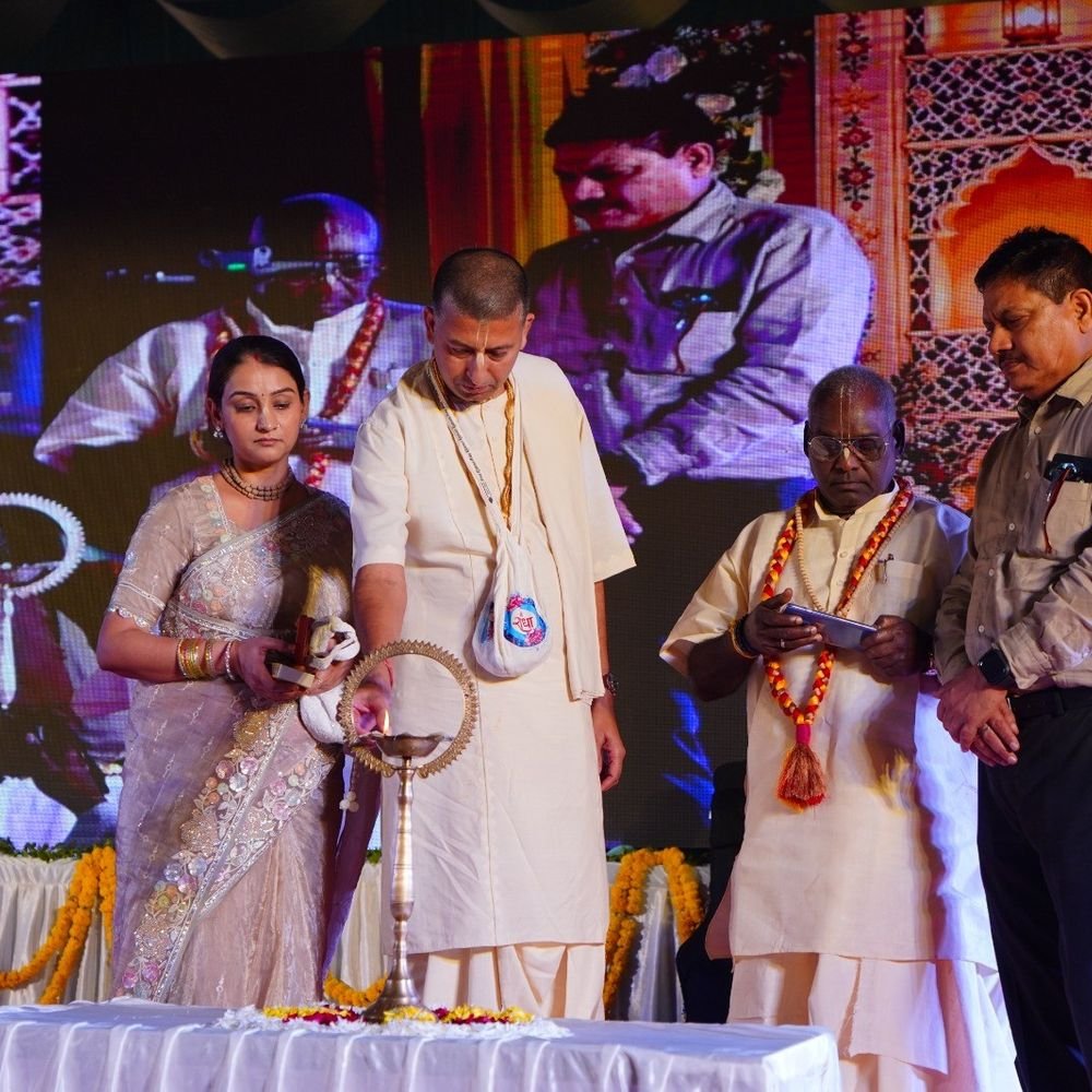 इस्कॉन लखनऊ में गीता रसामृतम-2 महोत्सव:अपरिमेय श्याम प्रभु ने जीवन की उलझनें समझाईं ; शहीद पथ मंदिर में हजारों भक्त पहुंचे