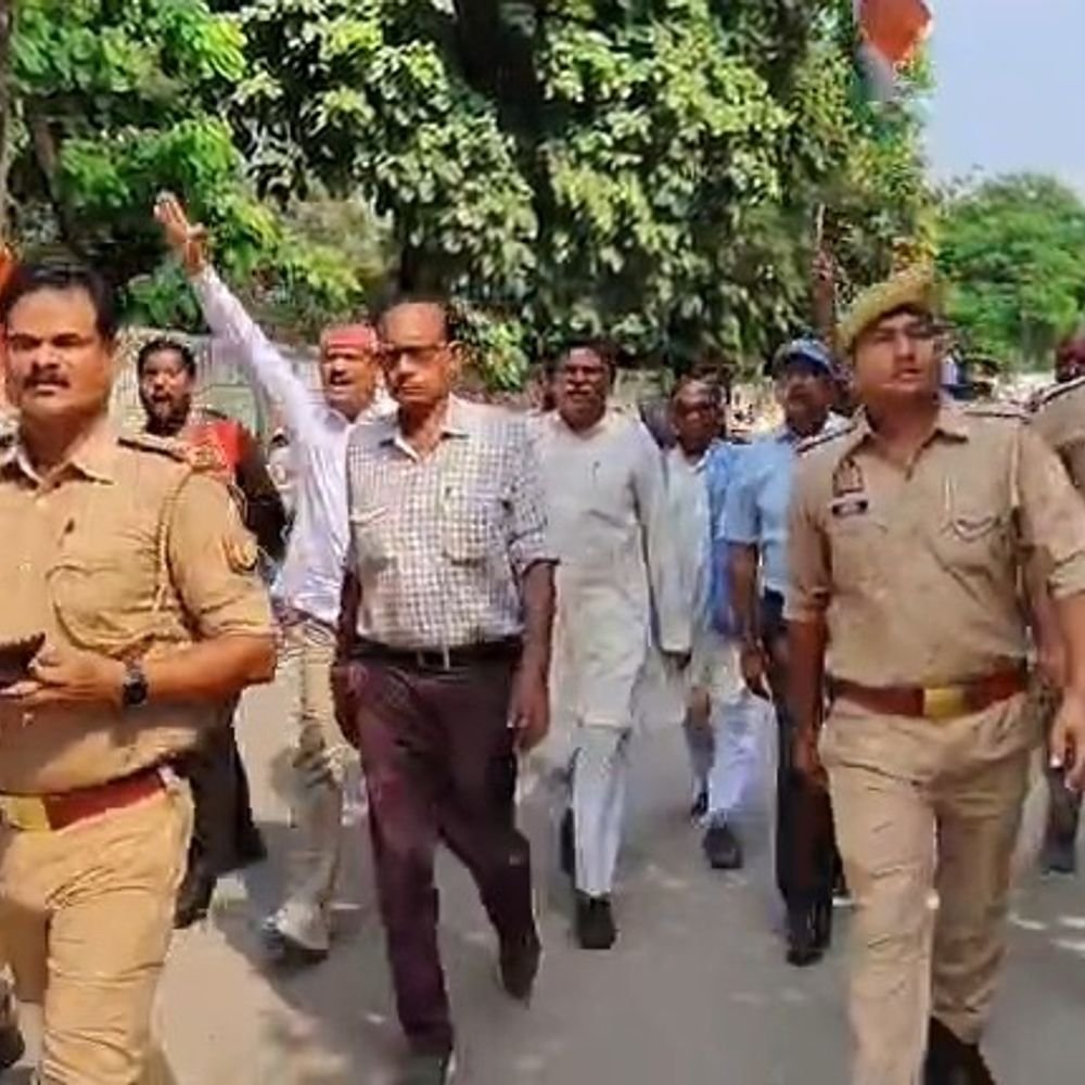 उन्नाव में कांग्रेस का प्रदर्शन, CEC के इस्तीफे की मांग:48 घंटे में इस्तीफा न होने पर आंदोलन तेज करने की चेतावनी, राहुल गांधी से दुर्व्यवहार का भी विरोध