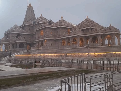 सीएम योगी महिला सुरक्षा योजना का अयोध्या में सकारात्मक परिणाम:राम मंदिर परिसर में मिली वृद्धा को वन स्टॉप सेंटर ने परिवार से मिलाया