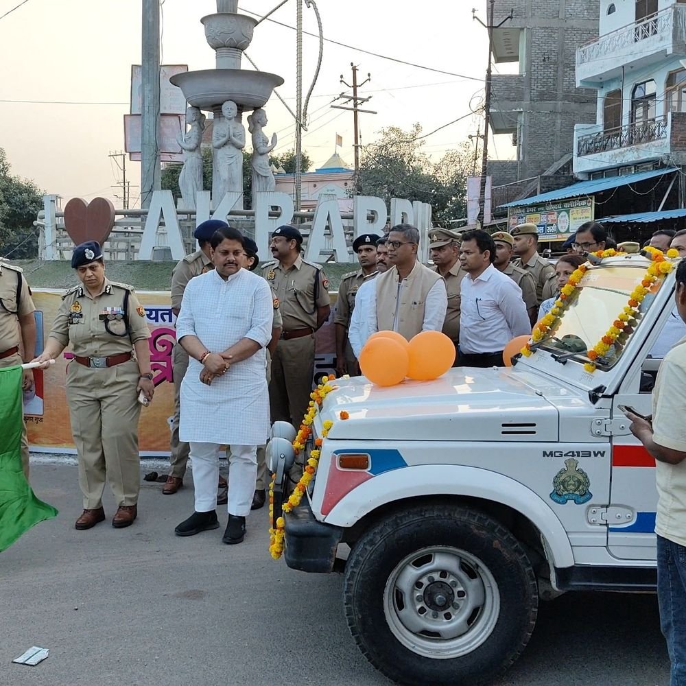कानपुर देहात में मिशन शक्ति 6.0 का आगाज:एडीजी अनुपम कुलश्रेष्ठ की अगुवाई में अधिकारी, छात्राएं और महिला पुलिस सड़कों पर उतरीं