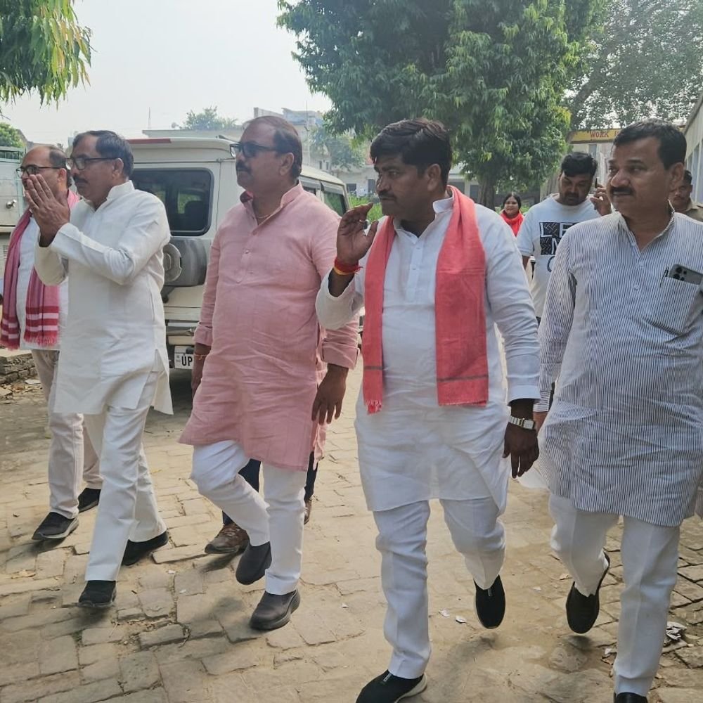 सपा का एमएलसी चुनाव के लिए जनसंपर्क, ओपीएस मुद्दा:जितेंद्र दोहरे ने शिक्षकों से मतदान की अपील की, शशांक यादव को जिताने की अपील