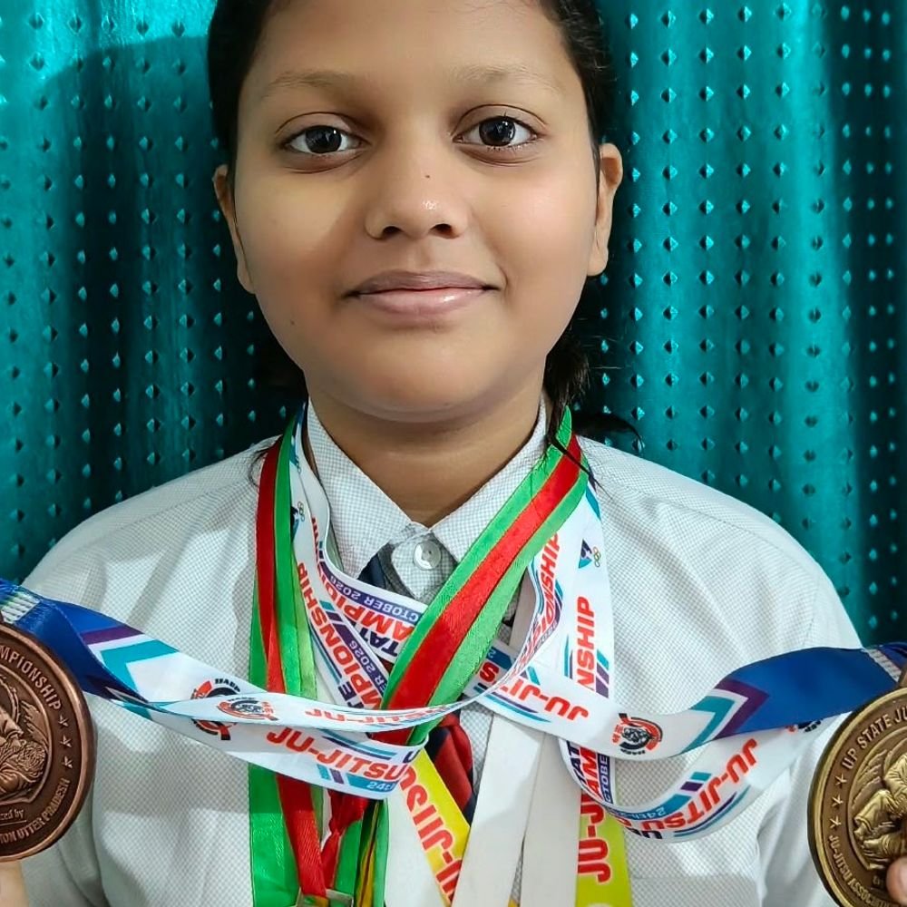 मुजफ्फरनगर के बेहड़ा अस्सा की आन्या सैनी बनी ‘गोल्डन गर्ल’:जू-जित्सु में चमकाया नाम, 13 साल की खिलाड़ी ने नोएडा में जीते गोल्ड और ब्रॉन्ज मेडल