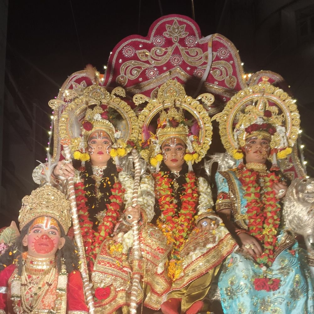 श्री रामलीला में रावण वध का मंचन:रामदरबार सहित निकली कई झांकियां, भक्तों ने दर्शन कर प्रभु का लिया आशीर्वाद