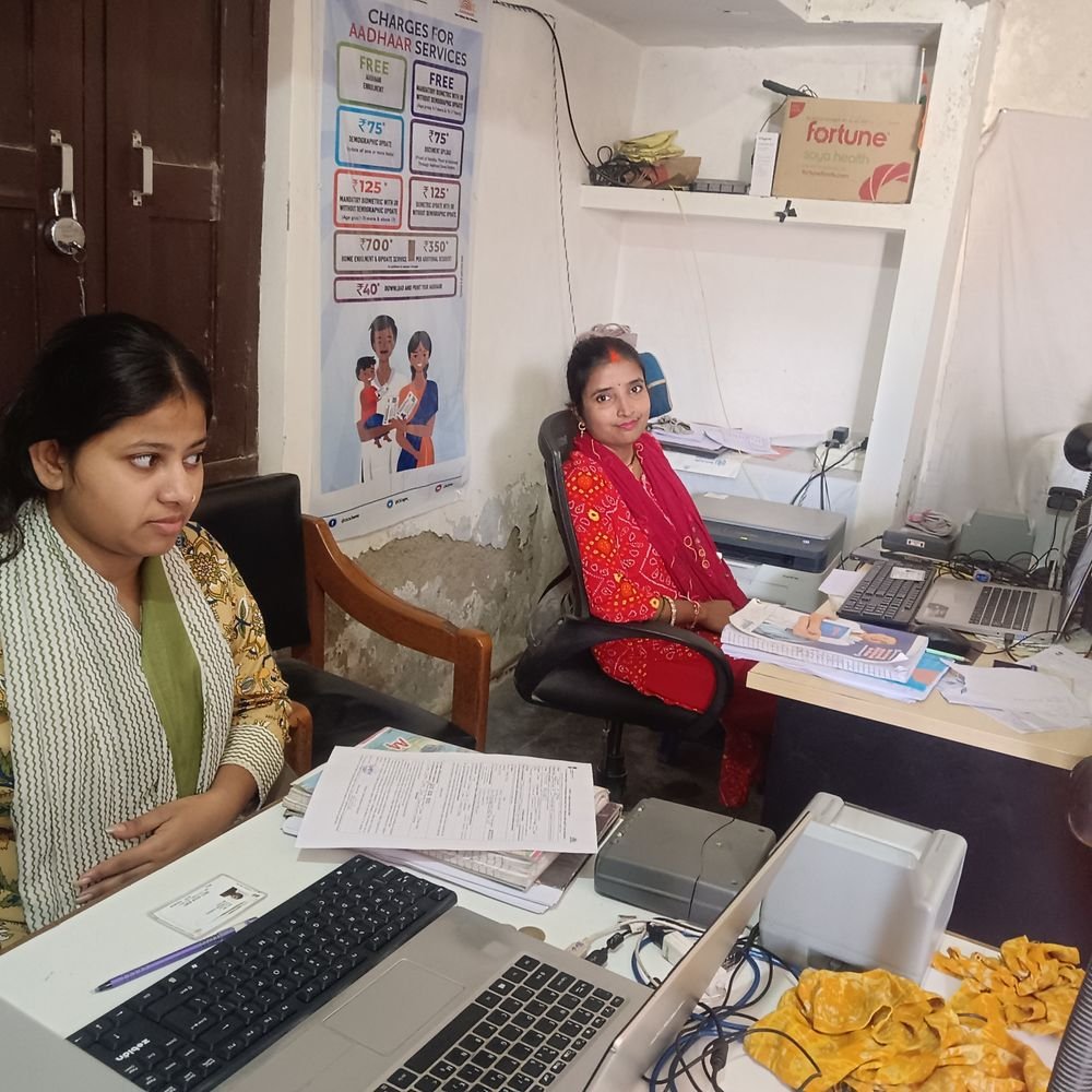 महराजगंज ब्लॉक में लगा आधार सेवा केंद्र:नाम-पता बदलाव जारी, जन्मतिथि सुधार की सुविधा नहीं