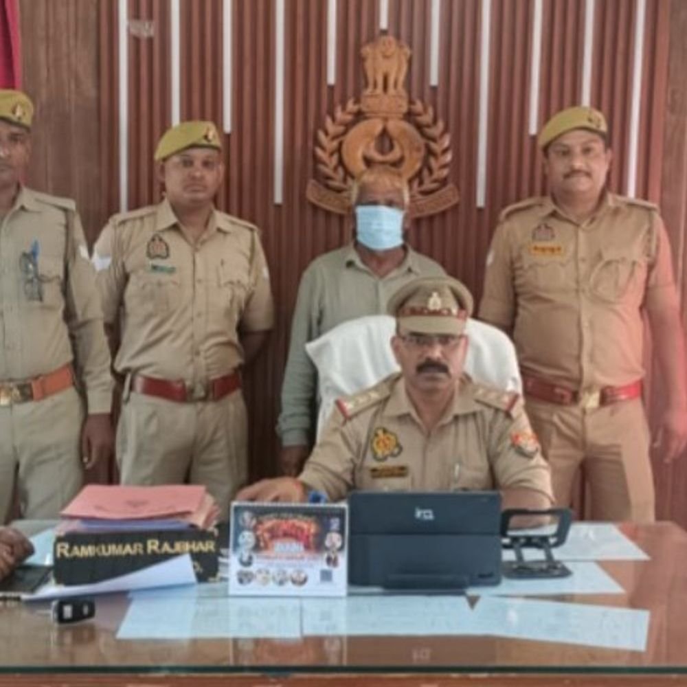 बहराइच में बच्ची से दुष्कर्म के आरोपी बुजुर्ग गिरफ्तार:अपहरण और दुष्कर्म के मामले में दर्ज है मुकदमा, पुलिस ने कोर्ट में पेश किया