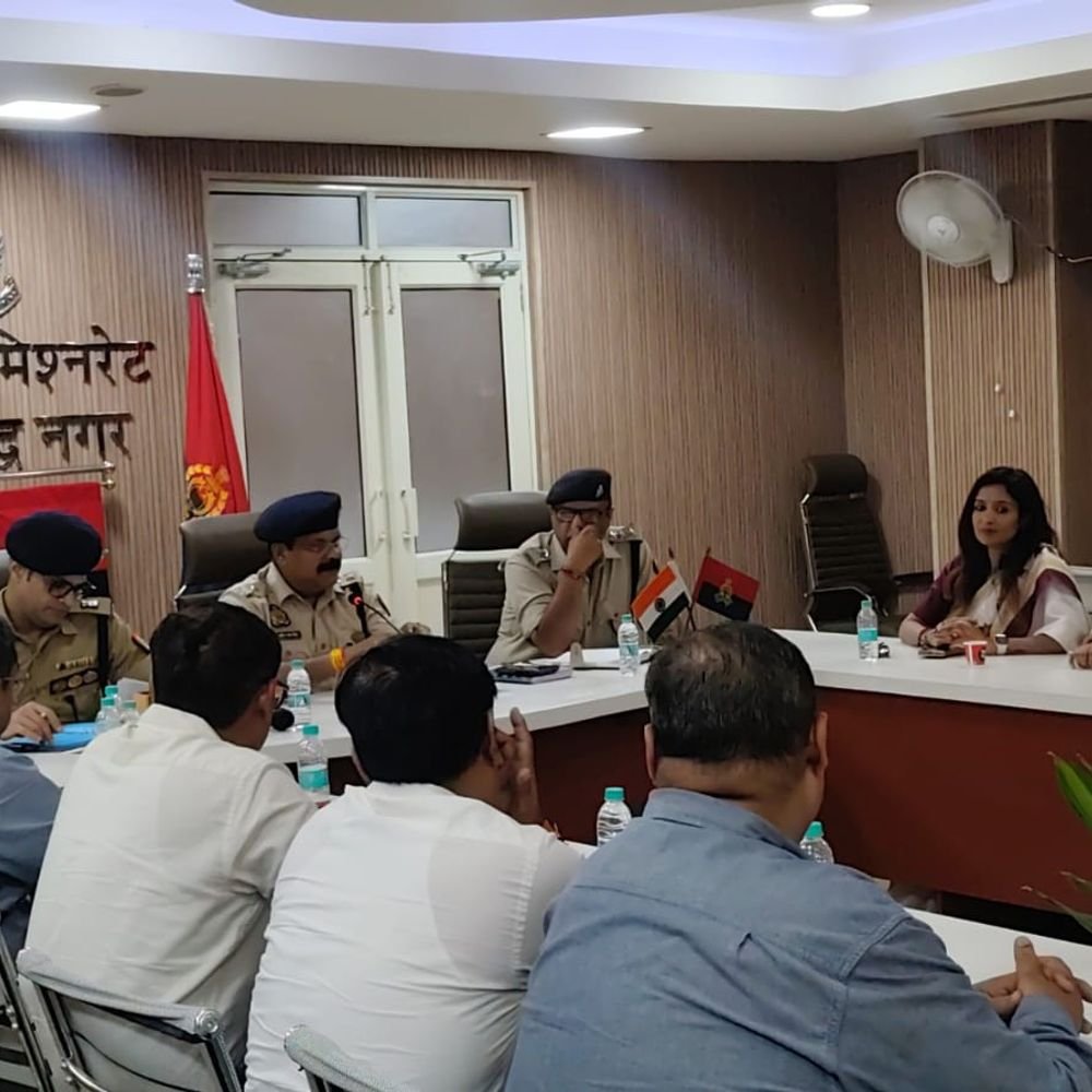 त्योहारों से पहले डीसीपी ने उद्यमियों के साथ की बैठक:सीसीटीवी कैमरे दुरुस्त रखने और सुरक्षा कर्मियों के सत्यापन पर जोर