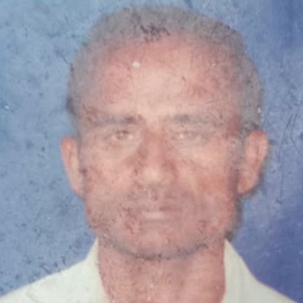 कासगंज में किसान पर गिरी बिजली, मौके पर मौत:बारिश और ओलावृष्टि के बीच खेत में कर रहे थे काम, पुलिस ने शव पोस्टमार्टम के लिए भेजा