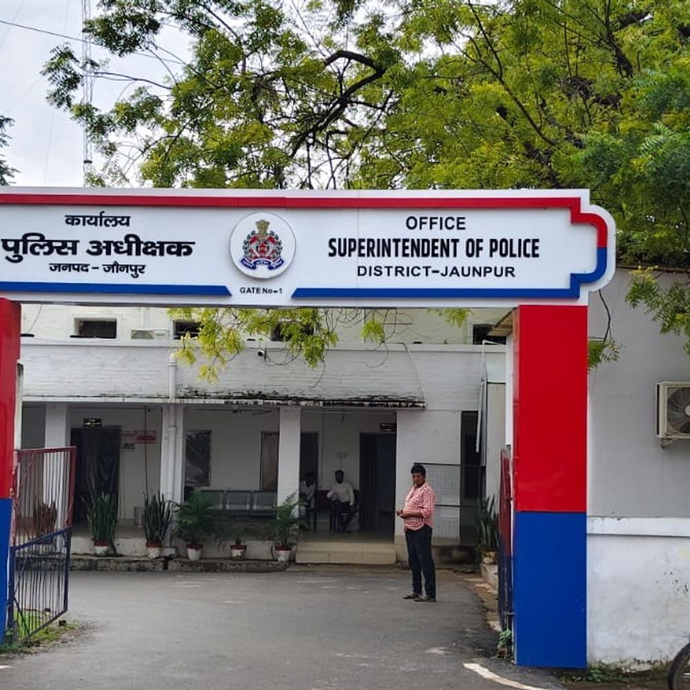 पिता की जमीन बिकवाने,खाते से 2 लाख निकालने का आरोप:बहन और भांजे पर FIR, जान से मारने की धमकी देने की शिकायत