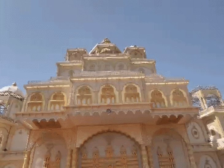 नेपाल के महल जैसा दिखेगा आगरा का जनक महल:6 हजार बल्ब और 3 हजार आयरन ट्रस से बन रहा; 300 फीट लंबा,150 फीट चौड़ा मंच