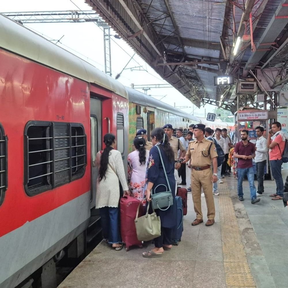 वंदे भारत के चलते बदला असारवा सुपरफास्ट का टाइम:3 और 4 अक्टूबर से लागू होगी नई समय-सारिणी; गुजरात-राजस्थान जाने वाले यात्रियों पर असर