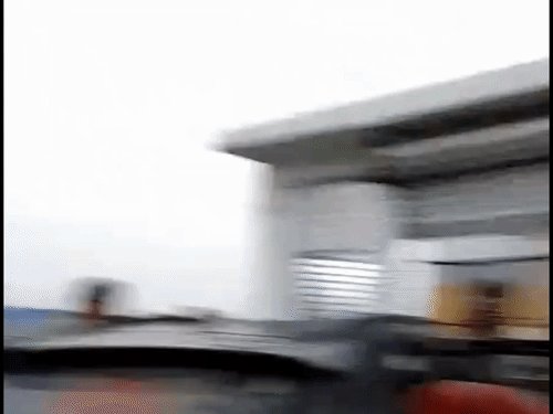 शराब की दुकान के सामने बाइक हटाने को लेकर मारपीट:टैरवा बाजार में हॉकी-लाठी से युवक पर हमला, सिर फटने से घायल कॉलेज में भर्ती