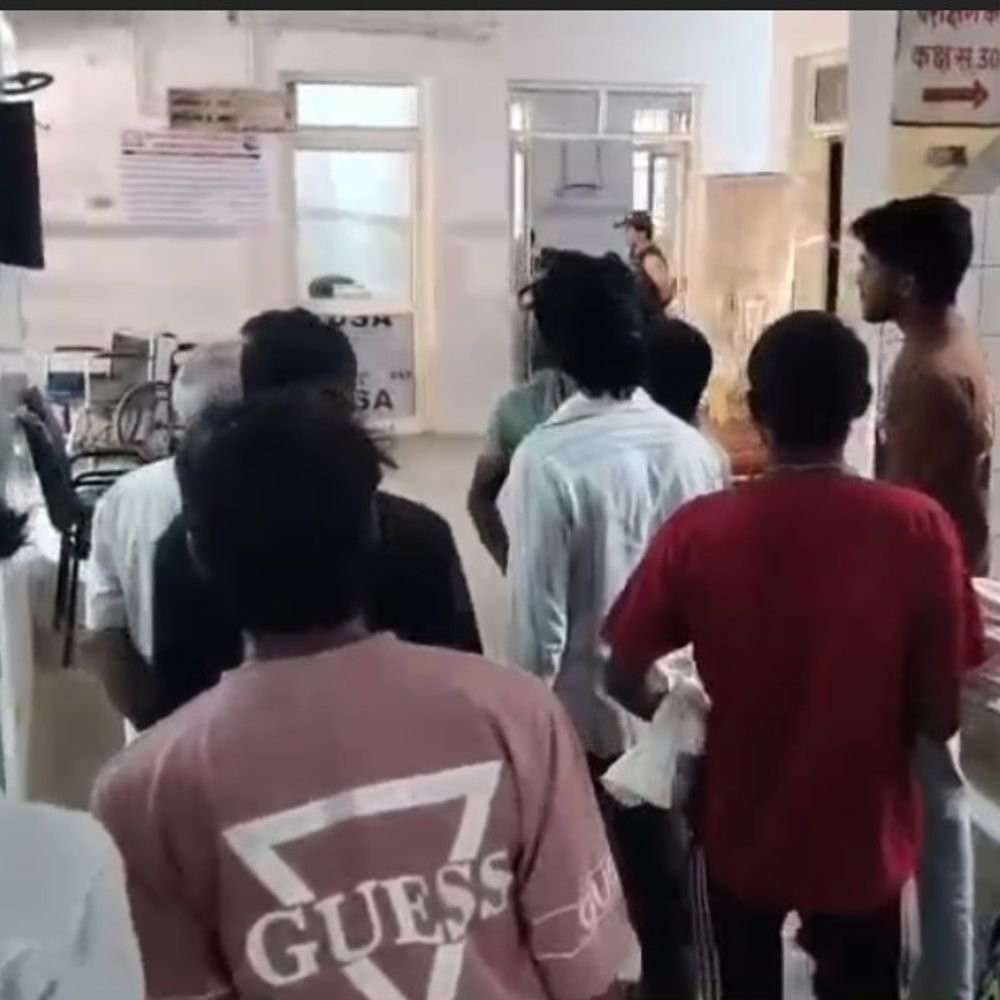 एटा में खेलते समय 2 साल के मासूम की मौत:समरसेबल की कुंडी में डूबने से गई जान, परिजन शव घर ले गए