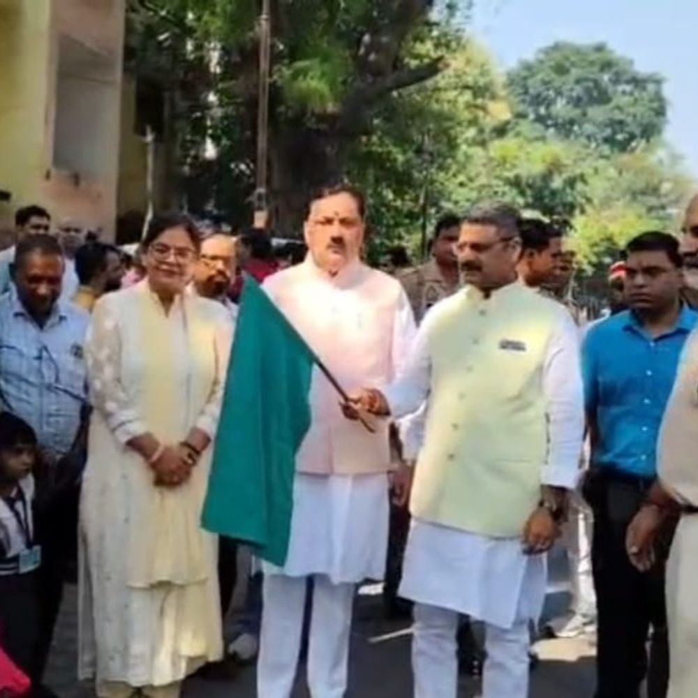 मुरादाबाद में सीएमओ कार्यालय से निकली संचारी रोग जागरूकता रैली:नगर विधायक और सीएमओ ने हरि झंडी दिखाकर किया रवाना