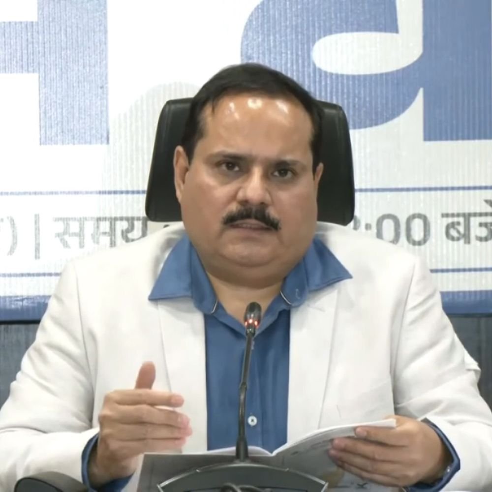पीलीभीत के जिला निर्वाचन अधिकारी से जवाब तलब:मतदाता सूची में एक ईपिक नंबर पर दो मतदाता के नाम मिले