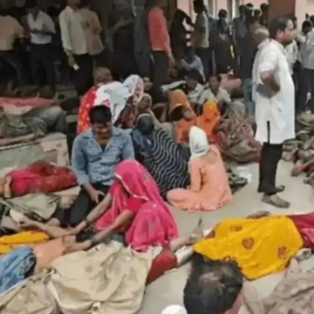 सत्संग भगदड़ केस में दरोगा-व्यापारी की गवाही:दरोगा बोले- 21 शव आगरा मोर्चरी पहुंचाया; टेंट व्यवसायी ने कहा- भीड़ संभाल नहीं पाई पुलिस