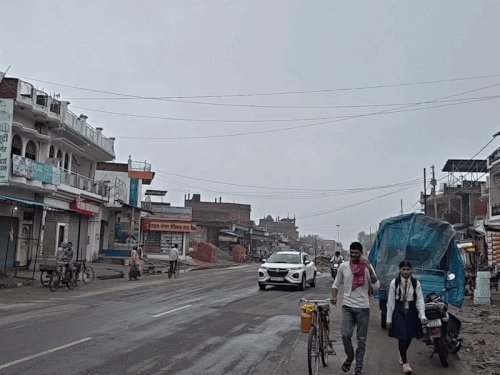 चक्रवाती तूफान अर्नव का शनिवार को भी रहा असर:गुरुवार की देर रात से ही हो रही है बारिश, चारों तरफ छाया हुआ है अंधेरा