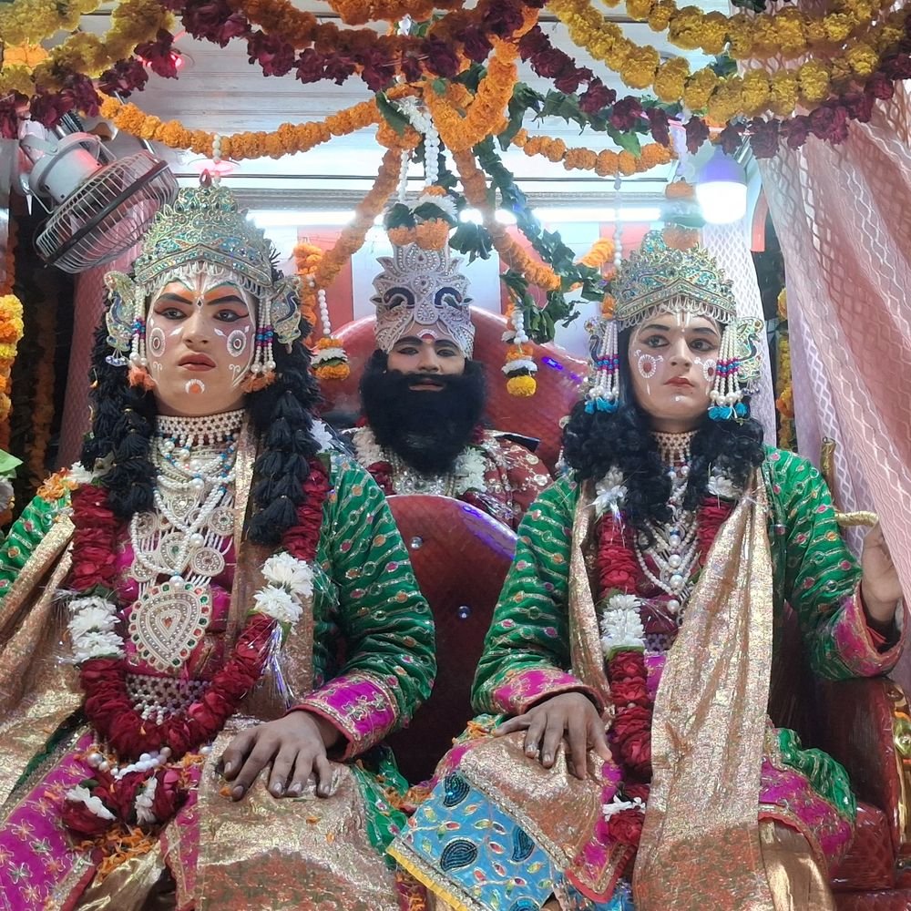 कासगंज में धूमधाम से निकली भगवान श्रीराम की बारात:नगर में घूमी, जगह-जगह हुई आरती; आकर्षक झांकियों ने मोहा मन, देखें 10 तस्वीर
