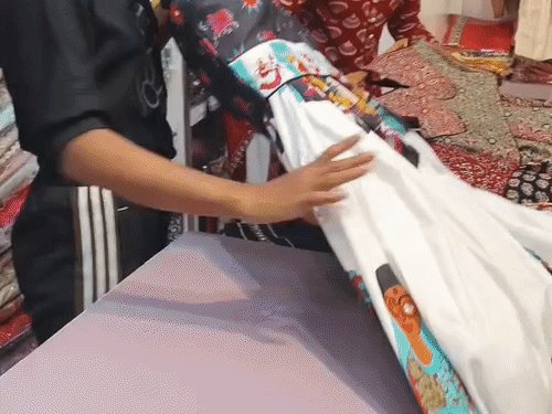 GEN-Z की पसंद डिजिटल प्रिंट गरबा ड्रेस:मिलेनियल्स को अजरक प्रिंट ने मोहा, गोरखपुर में डांडिया नाइट के लिए जबरदस्त उत्साह