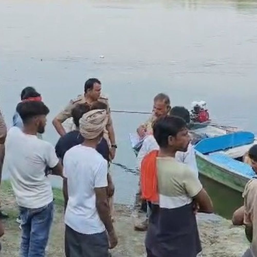 यमुना में बोरे में मिला आगरा से युवती का शव:30 सितंबर से लापता थी, परिवार ने रेत खनन की शिकायत को लेकर हत्या का लगाया आरोप