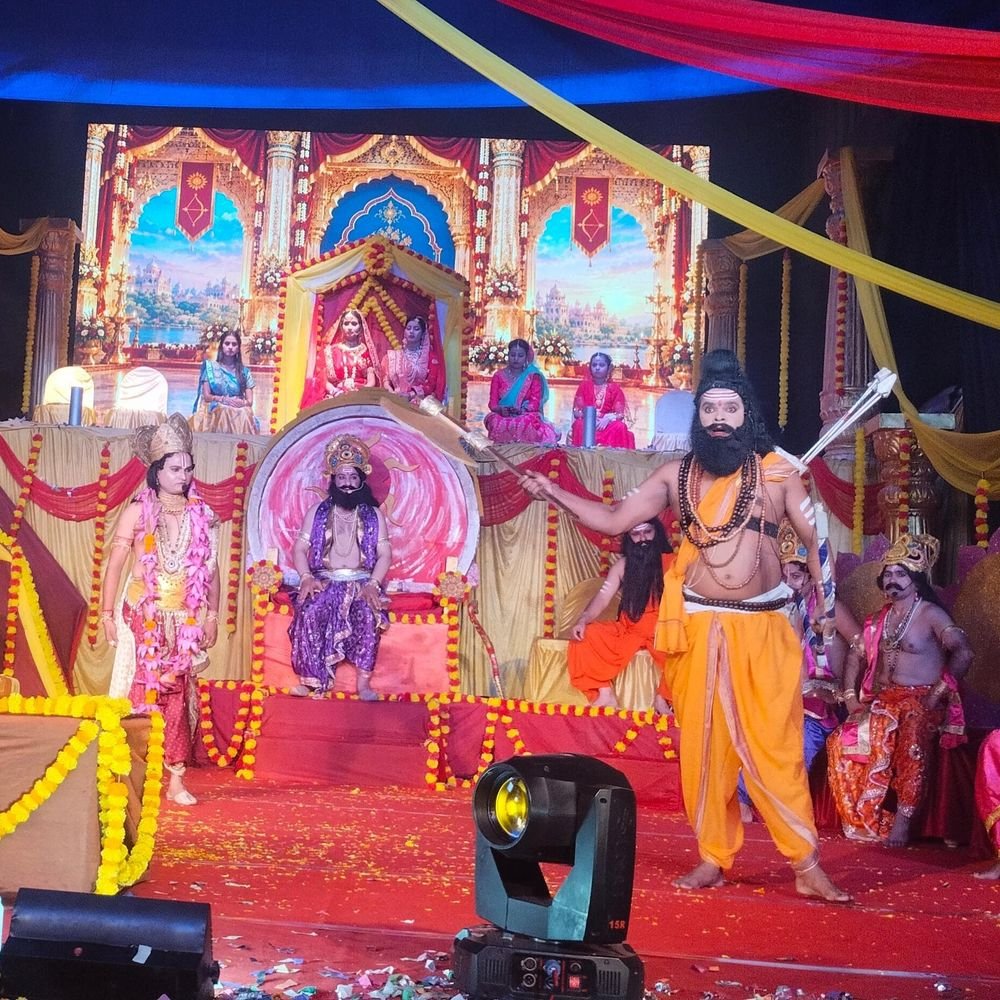 राम ने तोड़ा शिव धनुष:सिविल लाइंस के श्री श्री बाल रामलीला मैदान में हुआ मंचन, लक्ष्मण-परशुराम संवाद ने मोहा मन