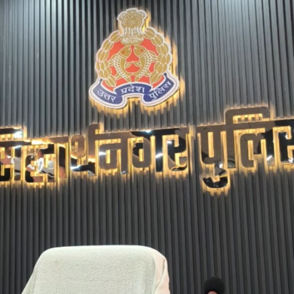 नाबालिग को शादी का झांसा देकर भगाने का आरोप:सिद्धार्थनगर में तीन युवकों पर केस दर्ज, पिता ने सोने-चांदी और नकदी गायब होने की बात कही