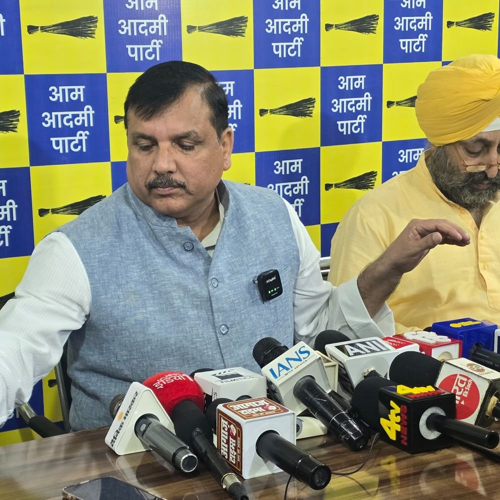 संजय सिंह ने वोटर लिस्ट पर चुनाव आयोग को घेरा:बोले- 84 लाख आवेदन आए, लेकिन 71 लाख फॉर्म-6 ही सार्वजनिक किए बाकी 13 लाख कहां?