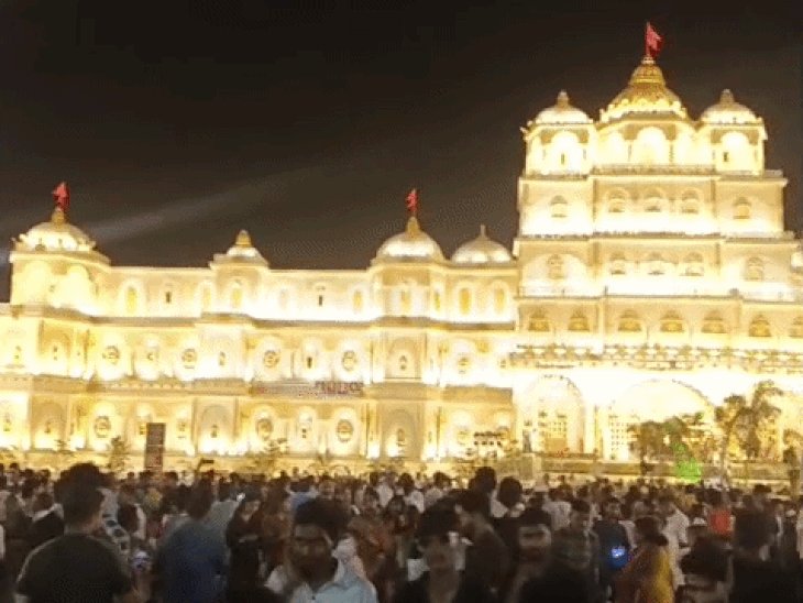 जनकपुरी महोत्सव में पुलिस पर अभद्रता का आरोप:पास होने के बावजूद रामलीला महामंत्री की गाड़ी रोकी, पार्कींग में भी चल रही अवैध वसूली
