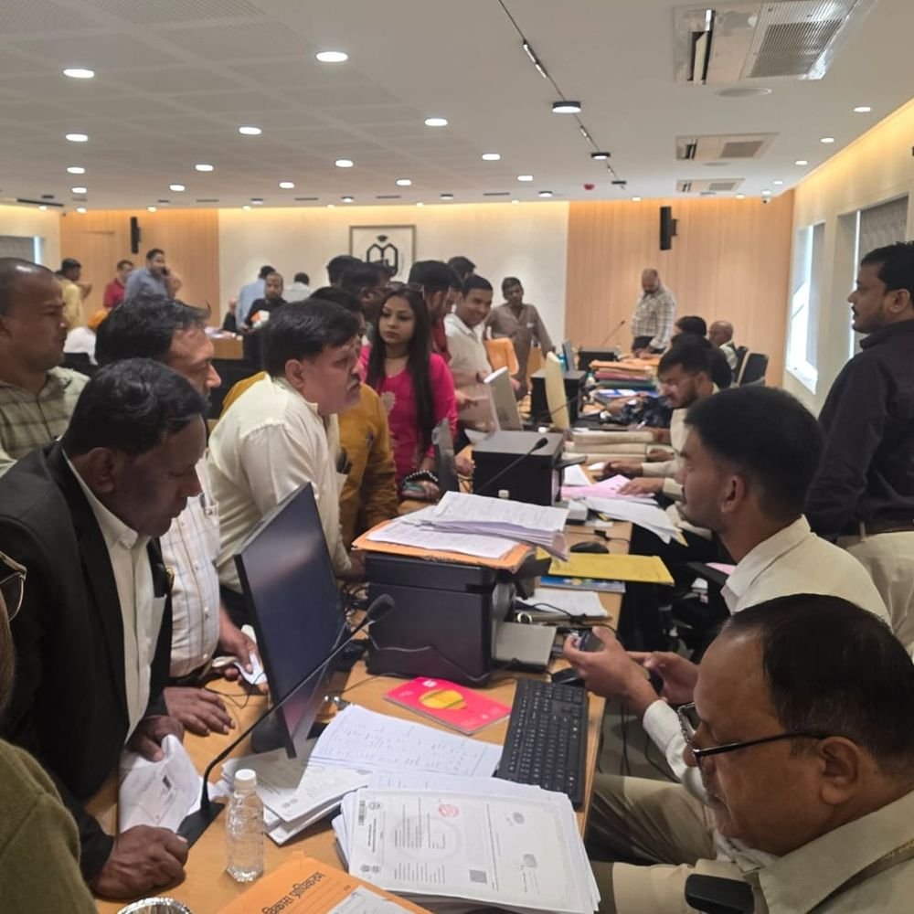 LDA में रजिस्ट्री कैंप शुरू, एक जगह पूरी होगी प्रक्रिया:तीन दिन तक चलेगा शिविर, बसंतकुंज और ट्रांसपोर्ट नगर की संपत्तियों की भी होगी रजिस्ट्री, जरूरत पड़ने पर बढ़ेगी कैंप की अवधि