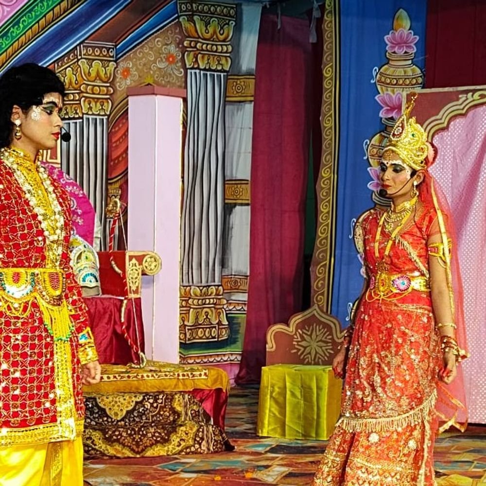 रामलीला में राम वनगमन, केवट प्रसंग का मंचन:लखनऊ में दशरथ-कैकई संवाद, दशरथ देहावसान ने दर्शकों को भावुक किया