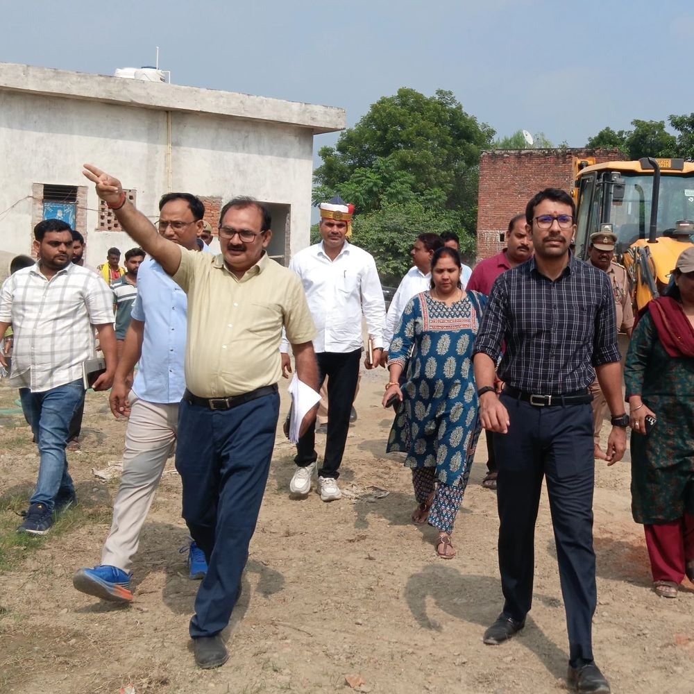 गोरखनाथ तपोस्थली के निर्माण में देरी पर डीएम नाराज:अमेठी में प्रोजेक्ट मैनेजर को नोटिस, 2391.89 लाख रुपए की लागत से हो रहा निर्माण