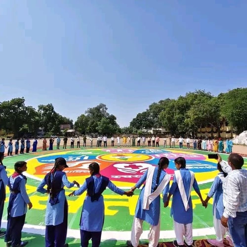 ‘मेरे सपनों का भारत’ प्रतियोगिता में बच्चों ने दिखाई प्रतिभा:जीआईसी में हुई प्रतियोगिता; नपाध्यक्ष बोले- सेवा का रंग राष्ट्र के संग होगा, तभी बनेगा विकसित भारत