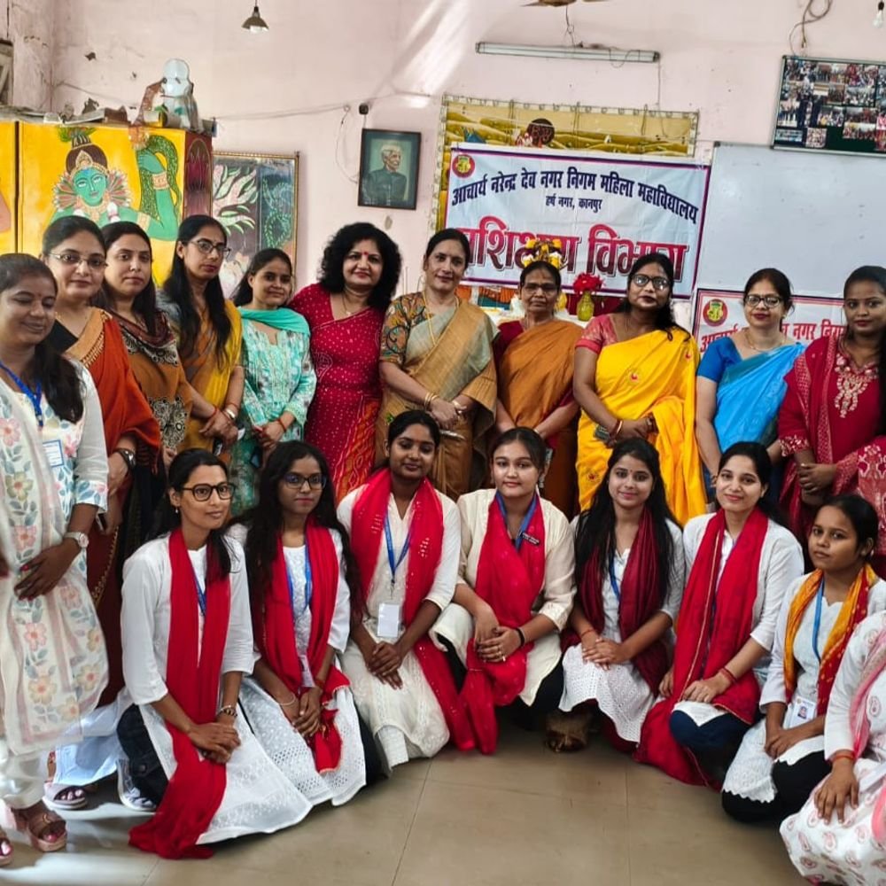 कानपुर के महिला महाविद्यालय में नुक्कड़ नाटक:स्वच्छता ही सेवा संदेश पहुंचाया, छात्राओं ने दी शानदार रंगमंचीय प्रस्तुति