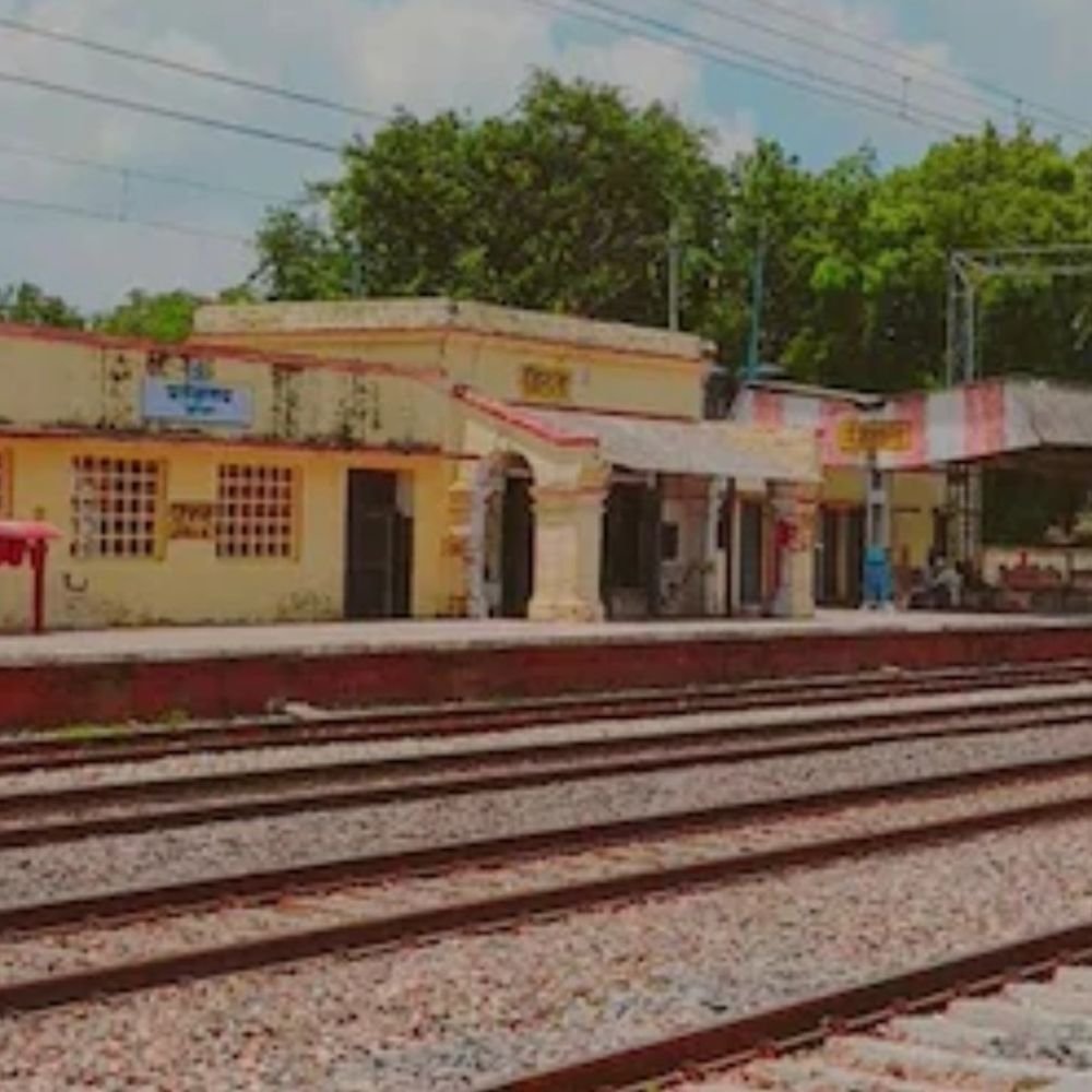 जिगना स्टेशन पर 9 दिन 3 ट्रेनों का ठहराव स्थगित:मिर्जापुर में तीसरी रेल लाइन के काम के चलते 24 अक्टूबर से 1 नवंबर तक यात्रियों को होगी परेशानी