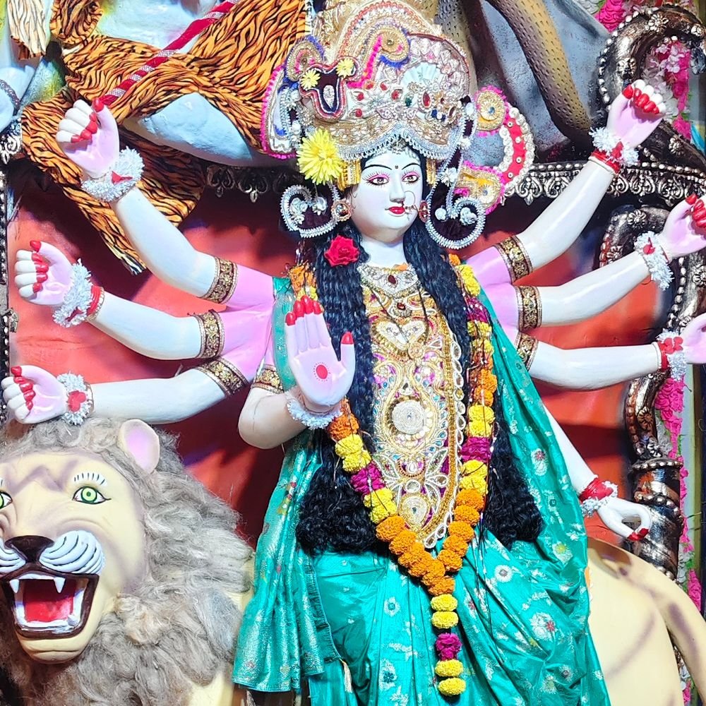 कटेरा में नवरात्र का उल्लास:बाजार में सजी मां दुर्गा की झांकी, दर्शन को पहुंचे श्रद्धालु